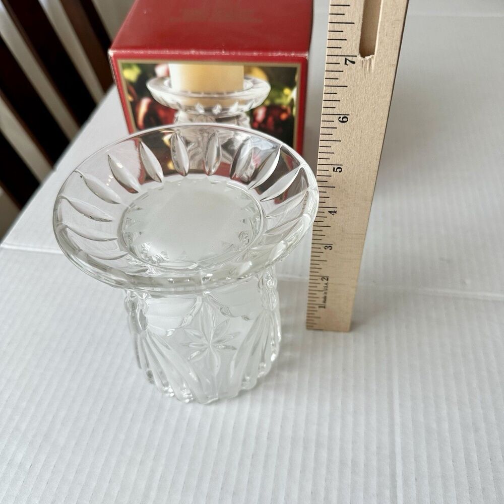 Gorham Angels of Peace Crystal Holiday Traditions Pillar Candleholder 4 3/4" H - Picture 6 of 8
